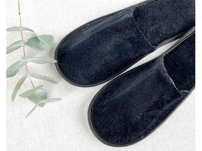 Black velour slippers with closed toe BC-CTBL4M